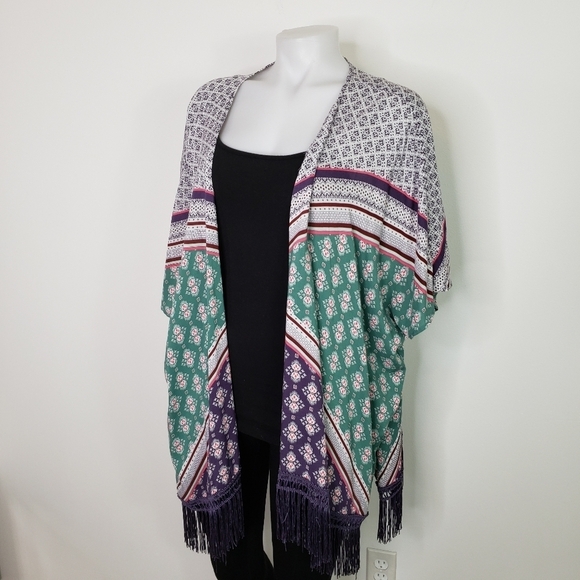 Victoria's Secret fringed kimono multi pattern - Picture 4 of 9